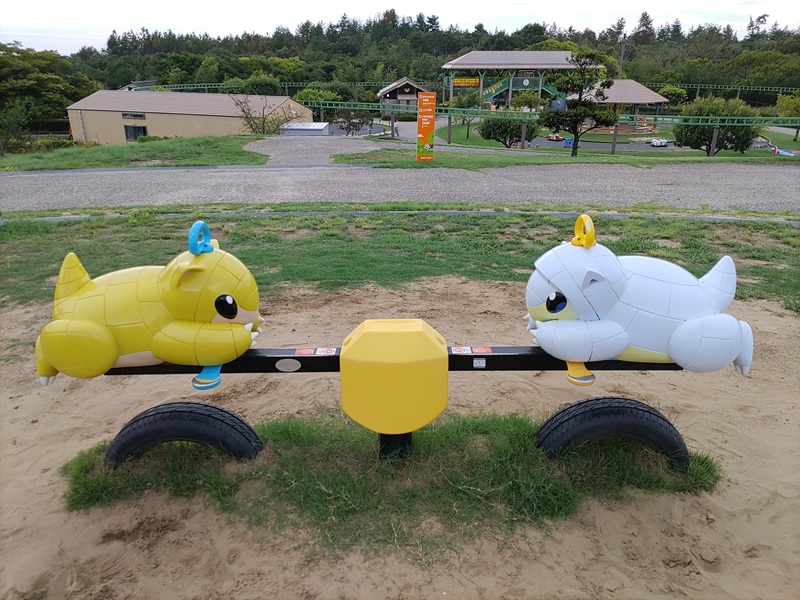 鳥取砂丘こどもの国にあるサンドとアローラサンドのシーソー