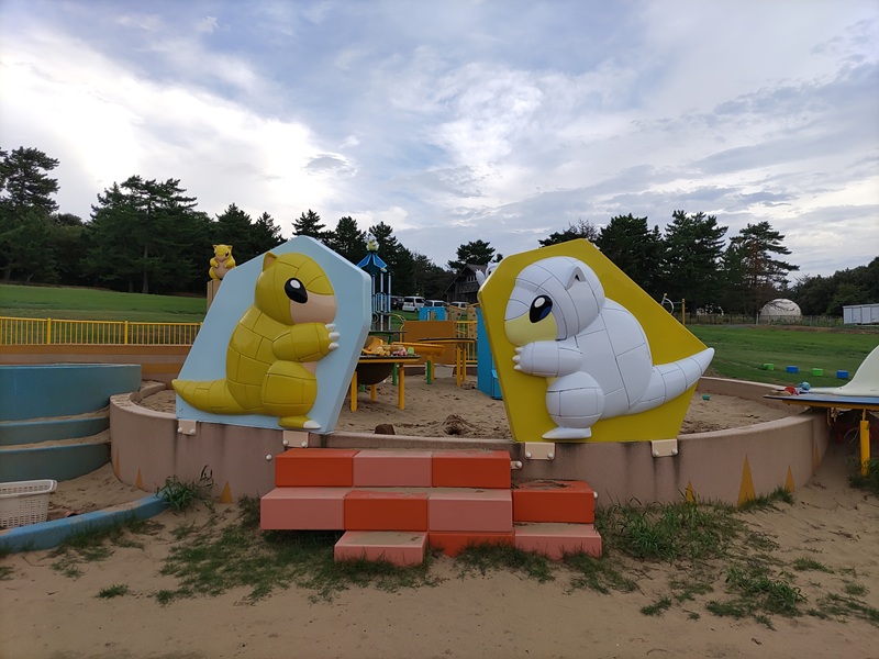 鳥取砂丘こどもの国にあるサンドとアローラサンドの遊具